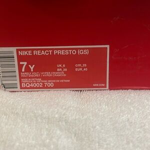 Nike Presto React (grade-school)